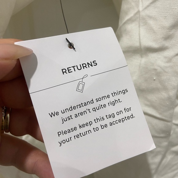 THE FATED WHITE DRESS - Picture 6 of 6